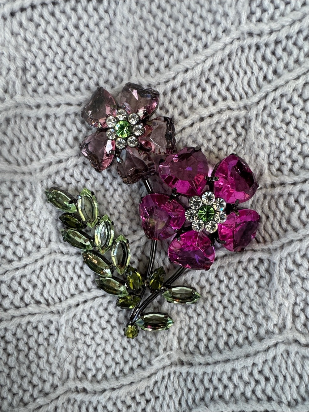 Avon 2003 vintage Flower Brooch Pink Green Rhinestone Open Back Juliana style